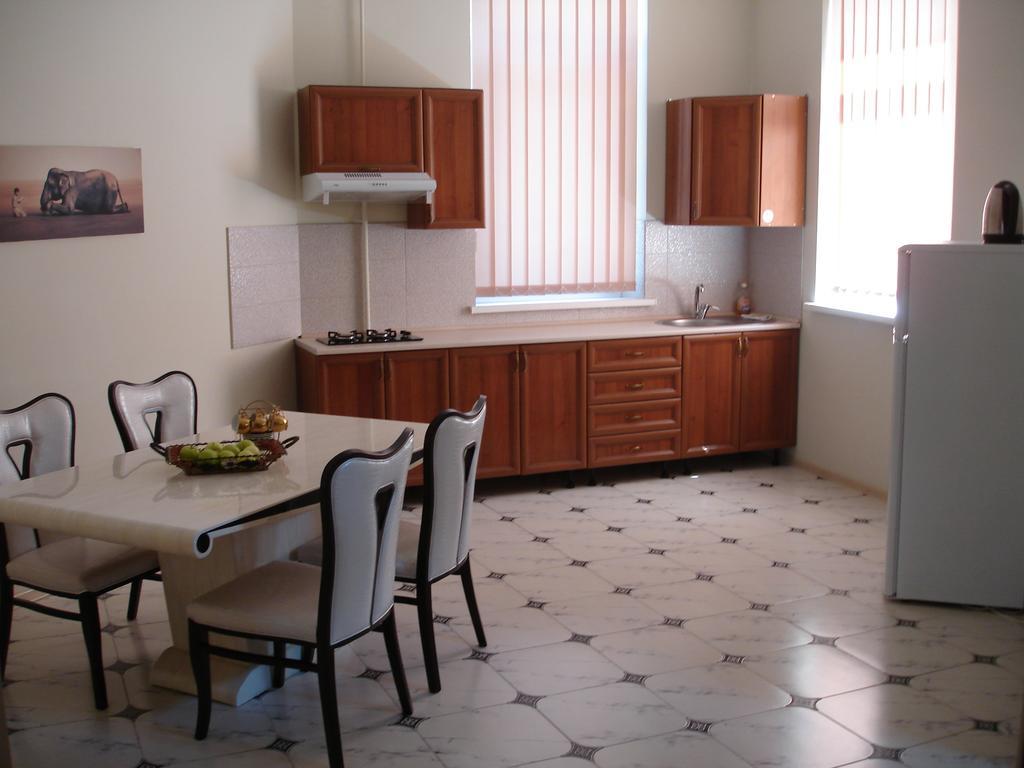 Chernivtsi Apartments חדר תמונה